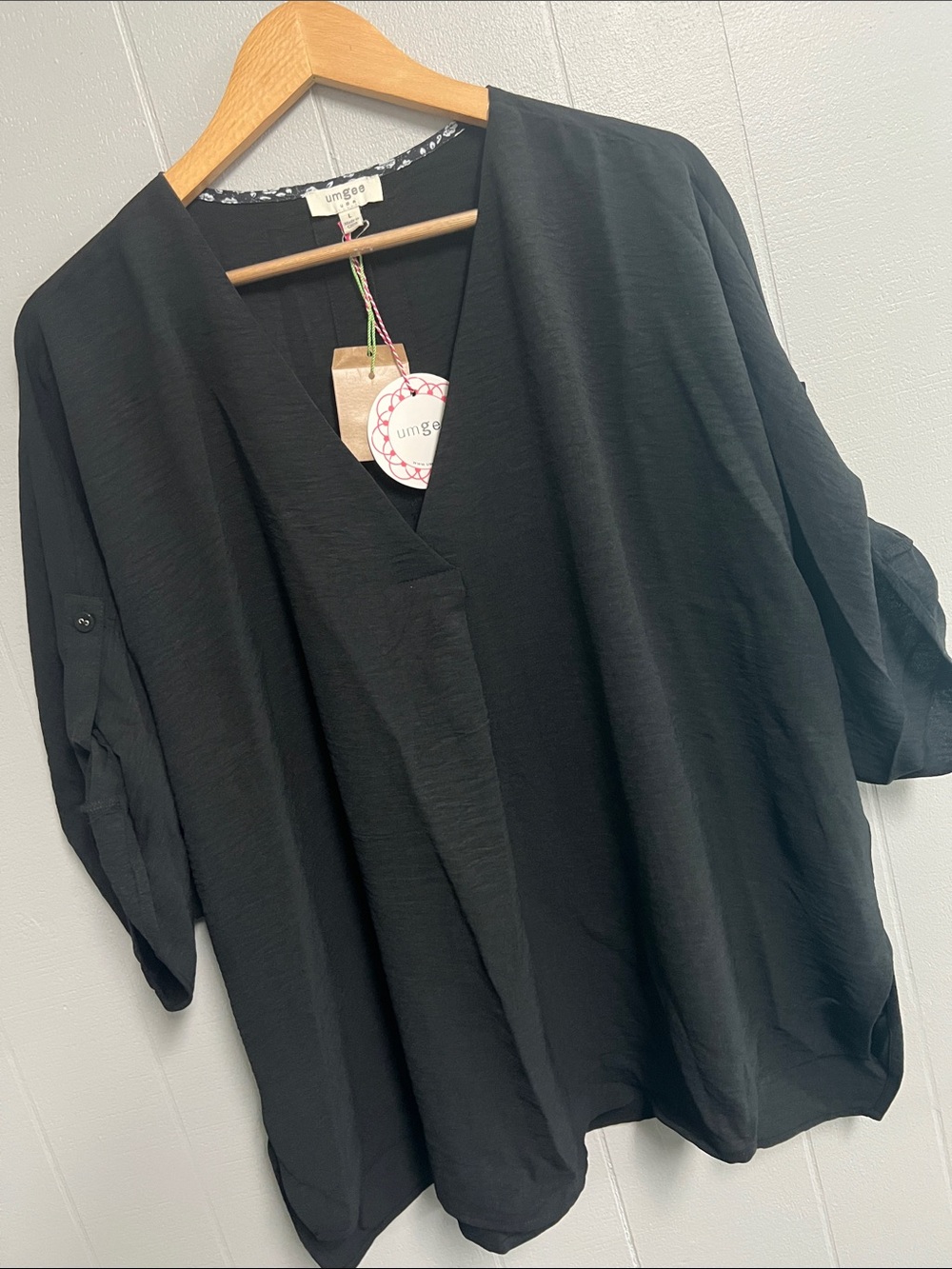 NWT Umgee Black V-Neck Tunic Top Large - Picture 3 of 14
